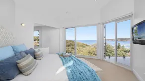 AZURE, PLAGE D'AVOCA - VUE MER, PISCINE DE 13M, PROMENADE COURTE VERS LA PLAGE, WIFI ET FOXTEL - Image 4