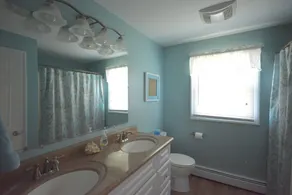 5 Bedroom, Two Living Room, Walk to Scarborough - Image 3