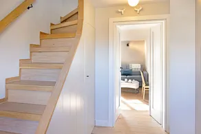 Modernes Appartement im Obergeschoss für Zwei Personen mit Balkon - Image 2