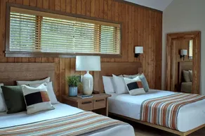Finest Cabin Retreat: Wildlife, Dining, Hearth - Image 4