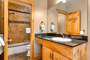 Timber Wolf Lodge 2 Bedrooms TWL-12C by KBM - Image 2