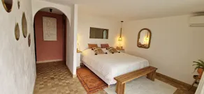 Exceptional villa with breathtaking views, in the heart of the golden stones! - Image 3