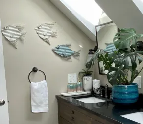 Oceanview Penthouse, Stylish & Walking to Beach - Image 3