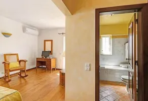 Villa Faustine, huge lawn, sea view, kid play area - Image 2