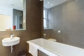Superb Modern 1 Bedroom Apt | Cocoon Dbl Sofa Bed - Image 2