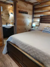 BIG TIMBER RIVER CABINS \"The Eagle's Nest\" - Image 5