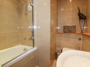 THE BOLT HOLE, pet friendly, luxury holiday cottage in Downderry - Image 3