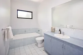 COSY & INVITING BEACH COTTAGE SITUATED IN PRIME BEACHSIDE LOCATION - Image 4