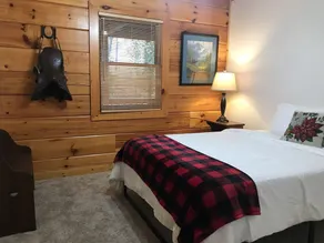 Riverfront Cabin in Horse Country - Image 4