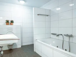 Charming, new 16-person accommodation - Image 3