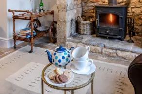 A stunning 17th Century three-storey terraced cottage. - Image 2
