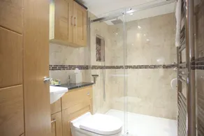 Luxurious Cornish Holiday let, 4 min stroll to Pentewan beach, village setting. - Image 2