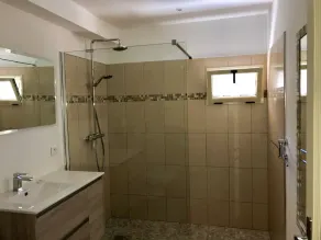 1 bedroom apartment in villa, quiet, sea view, near beaches and town center - Image 3