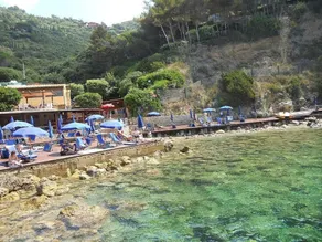Casa con terraza con vistas al mar, piscina y exclusivo establecimiento. - Image 3