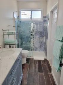 2-story house, 3-bedroom, 2 bath.  Hot tub and Sauna - extra fee - Image 2
