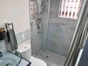 Seavetri Two - Modern apartment near serene beach and town centre - Image 3