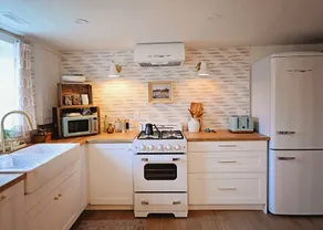 The Flower Garden Farmhouse. Stay at a Flower Farm just 1 hour from Toronto - Image 4