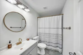 Town-Center Sanctuary:Cozy 3BD for Relocation - Image 4