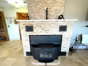 Lakeside Cottage w Hot Tub & Indoor fireplace - Image 2
