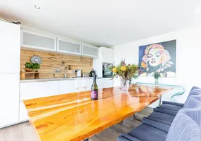 A glass-fronted riverside retreat with uninterrupted views over the Teifi - Image 4