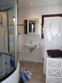 Pure relaxation with steam shower and whirlpool in a comfort cottage - Image 2