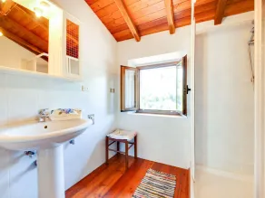 Farmhouse in Italy with Private Terrace - Image 3