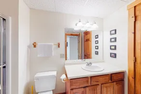 Ski-in/ski-out mountain-view condo next to Grammy Jay trail w/ board games, W/D - Image 5