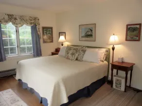 Private Carriage House Compound - Walking Distance to Downtown Hot Springs - Image 5
