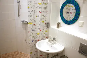 Family-friendly old Berlin apartment downtown - Image 3