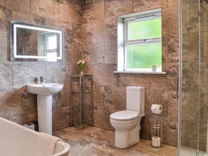 4 bedroom accommodation in Carlisle - Image 4