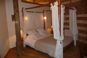 Charming gîte in a dovecote - Image 4