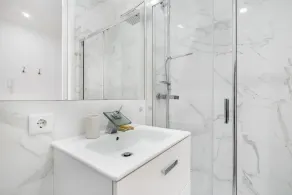 WHome Chic 1-bed w/ Patio perfect to explore Lisbon - Image 4