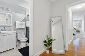 Charm City Homestay in Washington Village - Image 4