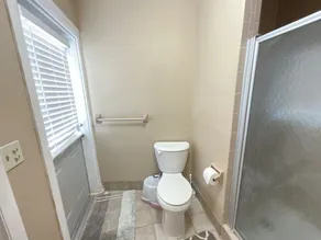 4-bedroom vacation home just 3 minutes to Florida Mall - Image 5