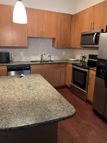 Cozy fully loaded 1 bdroom w / pool view 5 mins from Lenox mall - Image 5