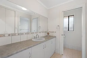 71 Blanche Pde Hindmarsh Island - No Linen Included - Image 3