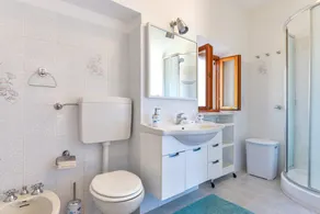 Apartment holiday home 'Casa Arancio' with Beautiful Mountain View & Wi-Fi - Image 3