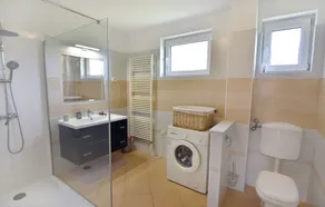 Apartamento Vedrana1 Umag cerca del mar Terraza WiFi lavavajillas lavadora - Image 2