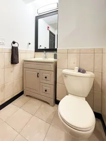 Boutique Studio Apartment on Grand Ave - Image 4