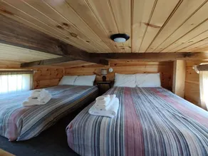 Luxury Cabin on the River Surrounded by Stunning Mountain Views! - Image 3