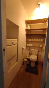 Old house, simple, spacious and bright - Image 3