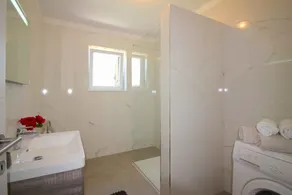 Holiday apartment with balcony - Image 4