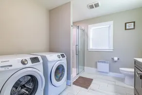 ⭐️Beautiful Bright House 5 Mins From Downtown ⭐️ - Image 4
