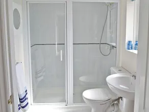 1 bedroom accommodation in Portland - Image 2
