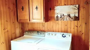 Chalet en Rondins de Bois Avec lac Privé - Image 3
