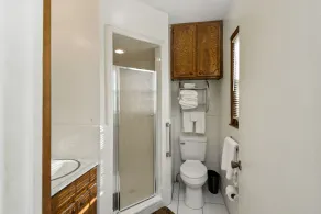 Home adjacent to Country Club, near Hospitals, Park, College and shopping. - Image 5