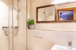 Belo apartamento de férias \"Zugspitzblick\" com vista para a montanha, Wi-Fi e varanda - Image 3