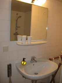 1-Zi. Appartement pour 2 pers. Emplacement idéal dans un quartier de villas près du château / de la vieille ville - Image 3