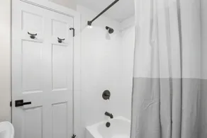 Cozy Bear Chase Cottage - Image 3