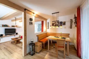 Apartamento cuidadosamente decorado com instalações modernas e terraço - Image 2
